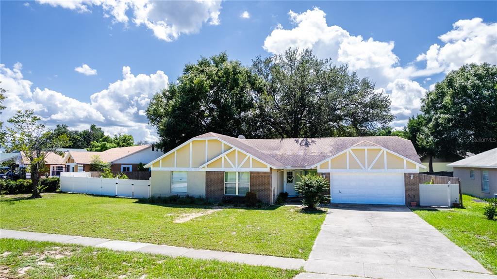106 RED ROSE CIRCLE, ORLANDO, FL — photo 2 of 20