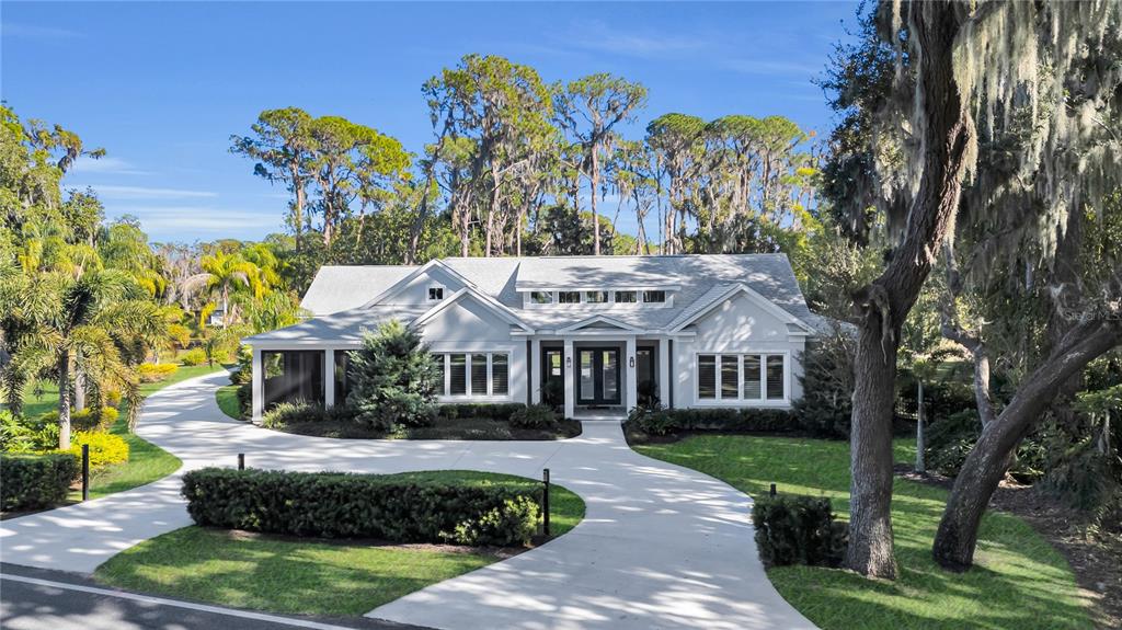 801 LAKESHORE DRIVE