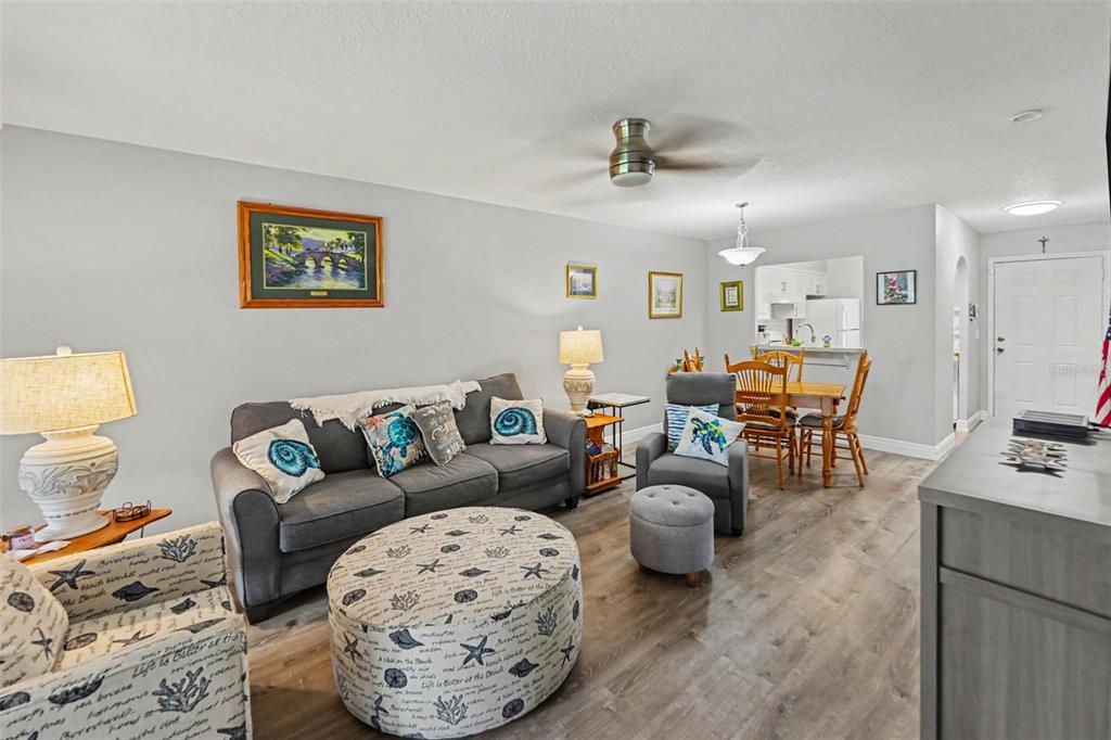 1195 MISSION HILLS BOULEVARD UNIT 37C, CLEARWATER, FL — photo 3 of 23