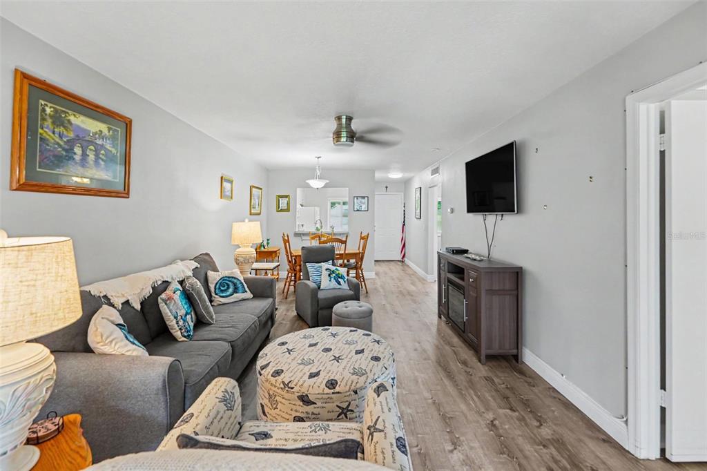 1195 MISSION HILLS BOULEVARD UNIT 37C, CLEARWATER, FL — photo 4 of 23