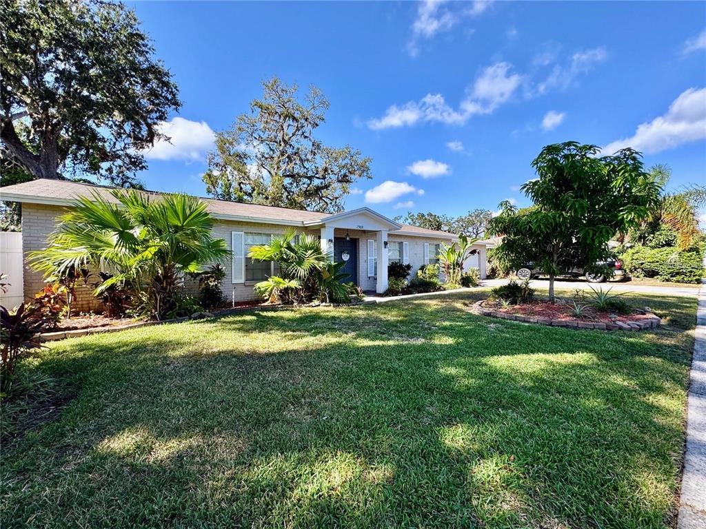 2908 FOREST CIRCLE, SEFFNER, FL — photo 2 of 42