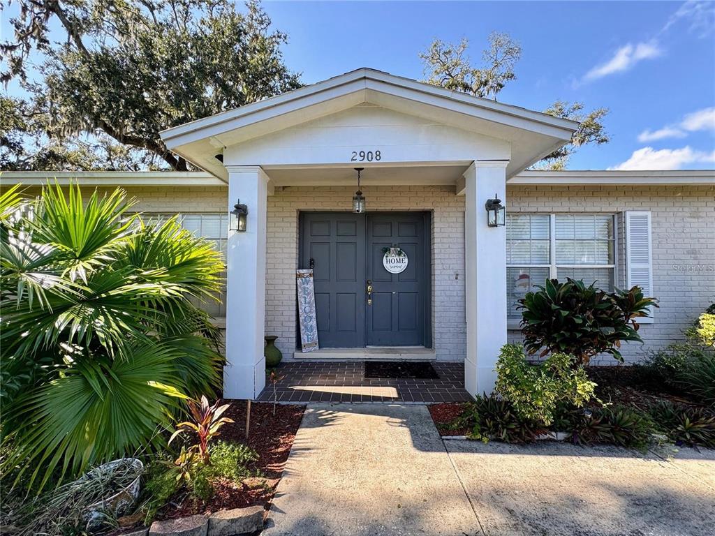 2908 FOREST CIRCLE, SEFFNER, FL — photo 4 of 42