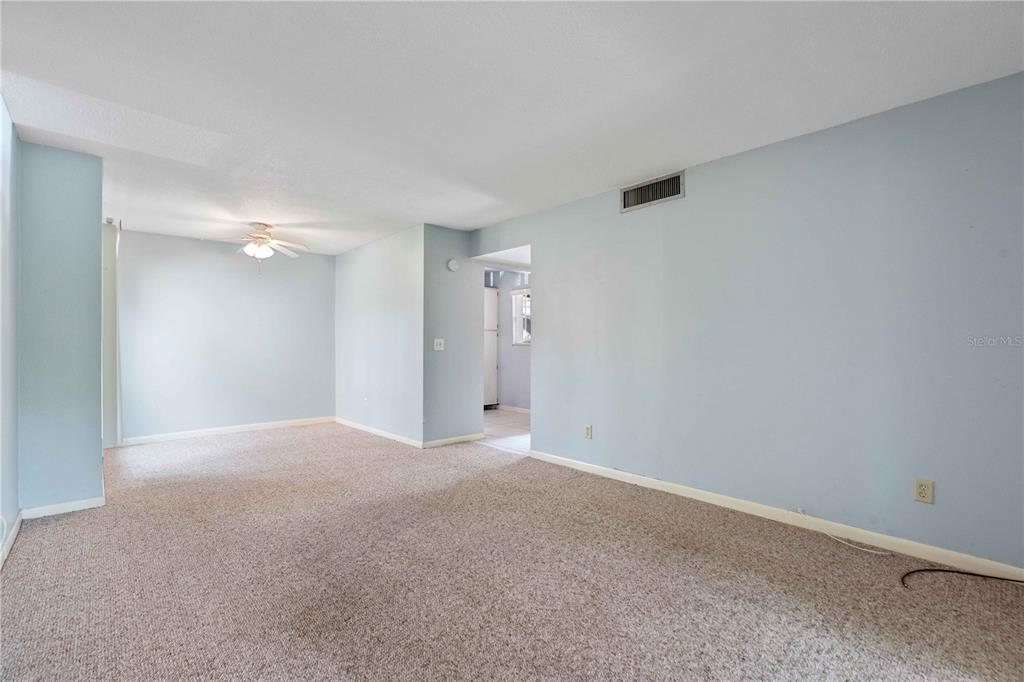 10455 CARROLLBROOK COURT UNIT 114, TAMPA, FL — photo 4 of 22