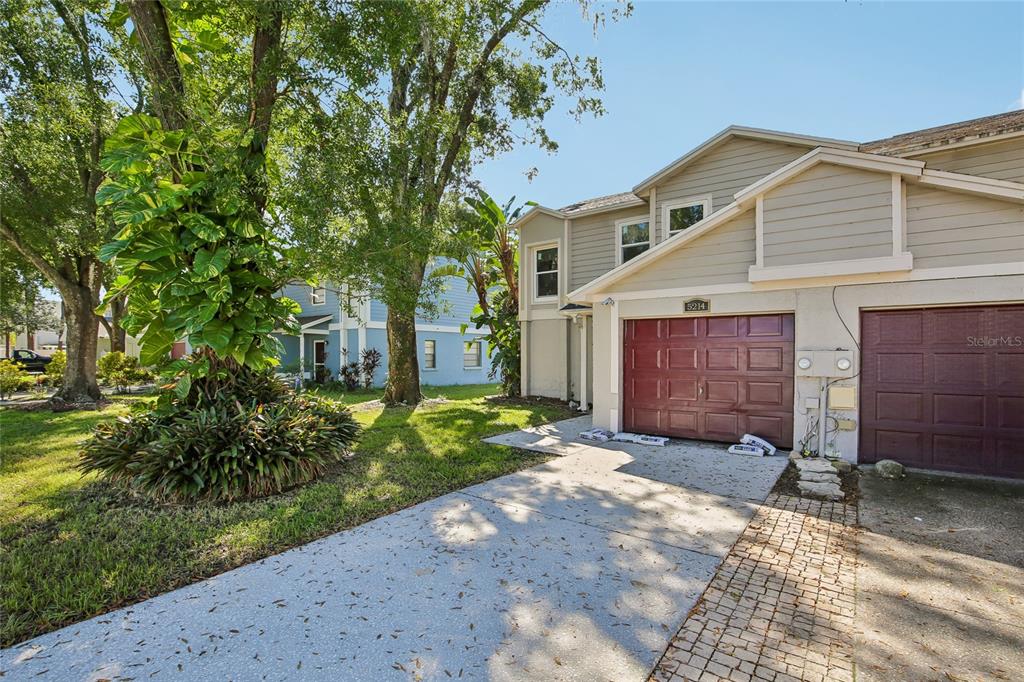 5214 CORVETTE DR, TAMPA, FL — photo 2 of 44