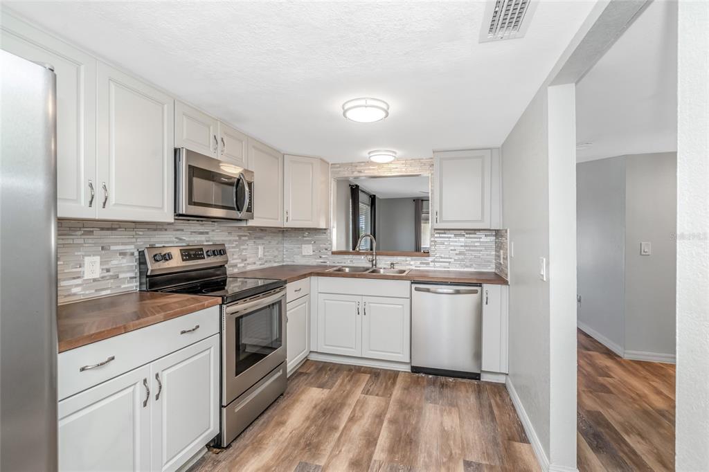 6308 NEWTOWN CIRCLE UNIT 8C1, TAMPA, FL — photo 5 of 30