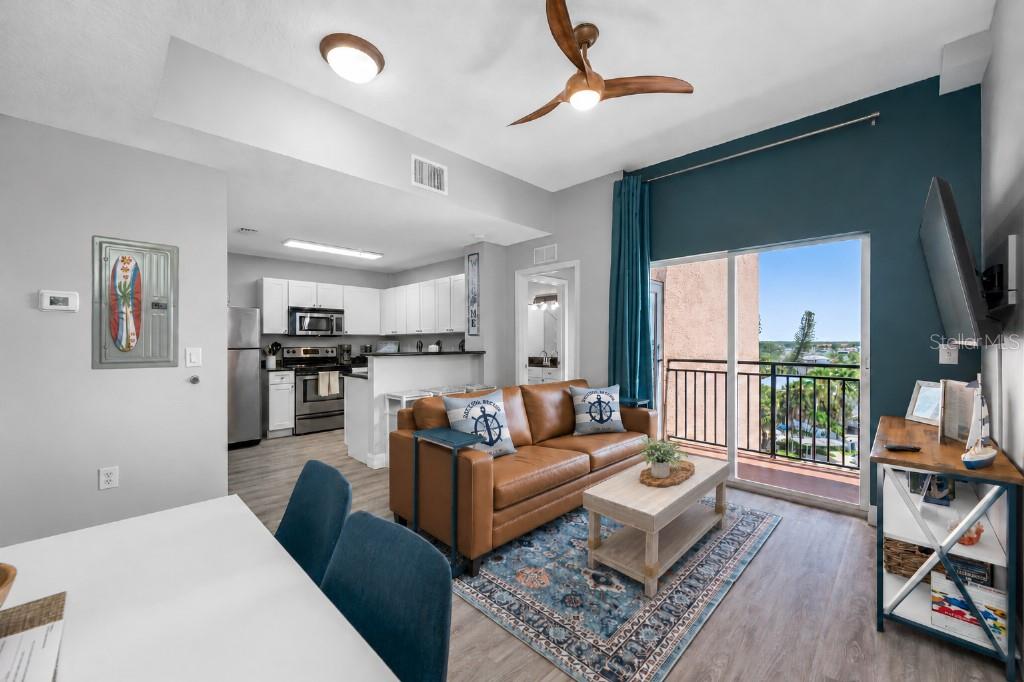 13235 GULF BOULEVARD UNIT 502, MADEIRA BEACH, FL — photo 3 of 27