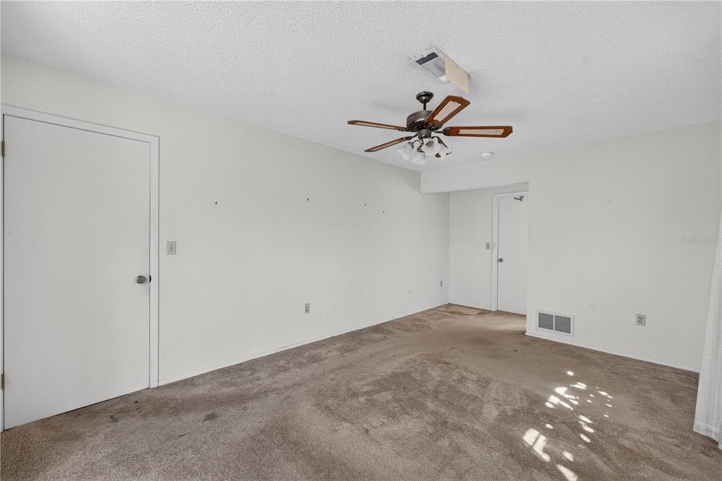 8810 SHOEMAKER LANE, HUDSON, FL — photo 4 of 30
