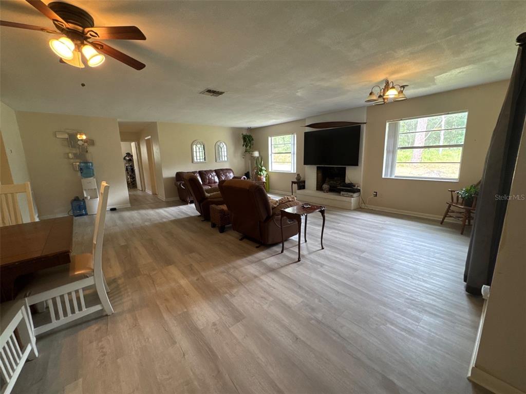 937 N MCGOWAN AVENUE, CRYSTAL RIVER, FL — photo 3 of 30