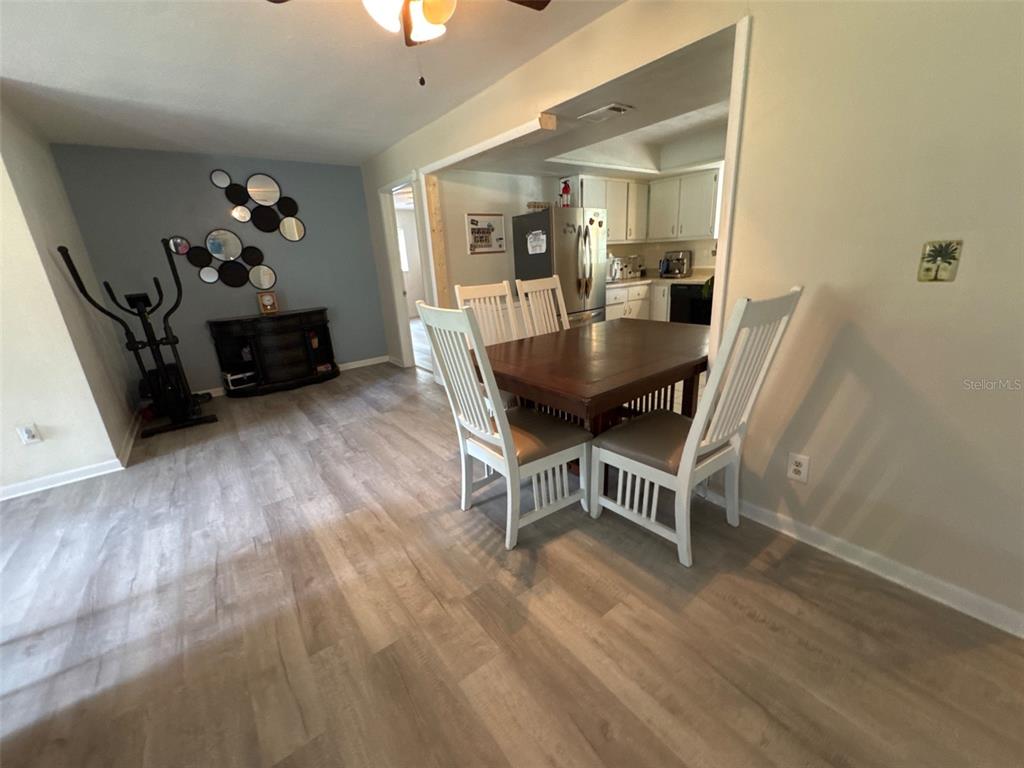 937 N MCGOWAN AVENUE, CRYSTAL RIVER, FL — photo 4 of 30