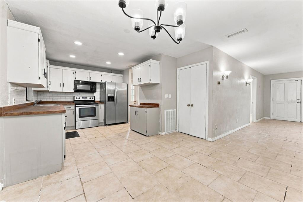 5903 LAKESIDE DRIVE, LUTZ, FL — photo 4 of 25