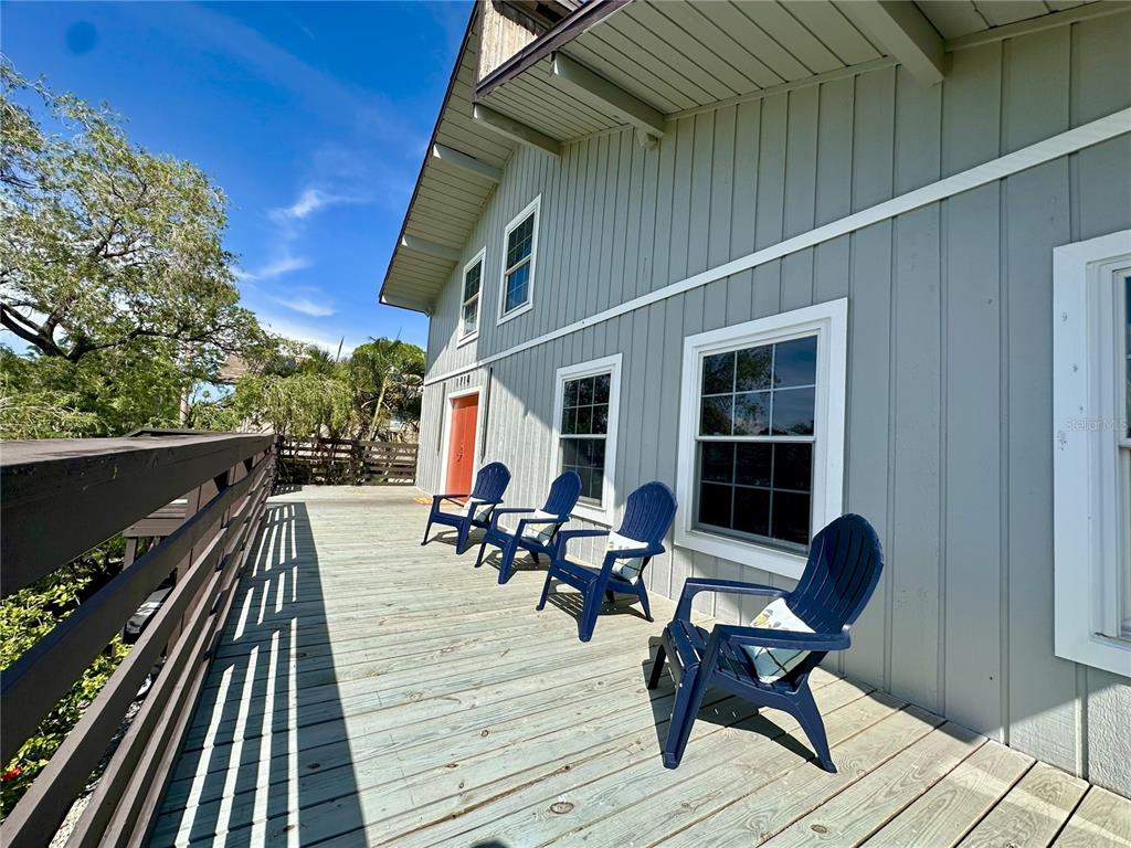 1718 NEVADA AVENUE NE, ST PETERSBURG, FL — photo 4 of 37