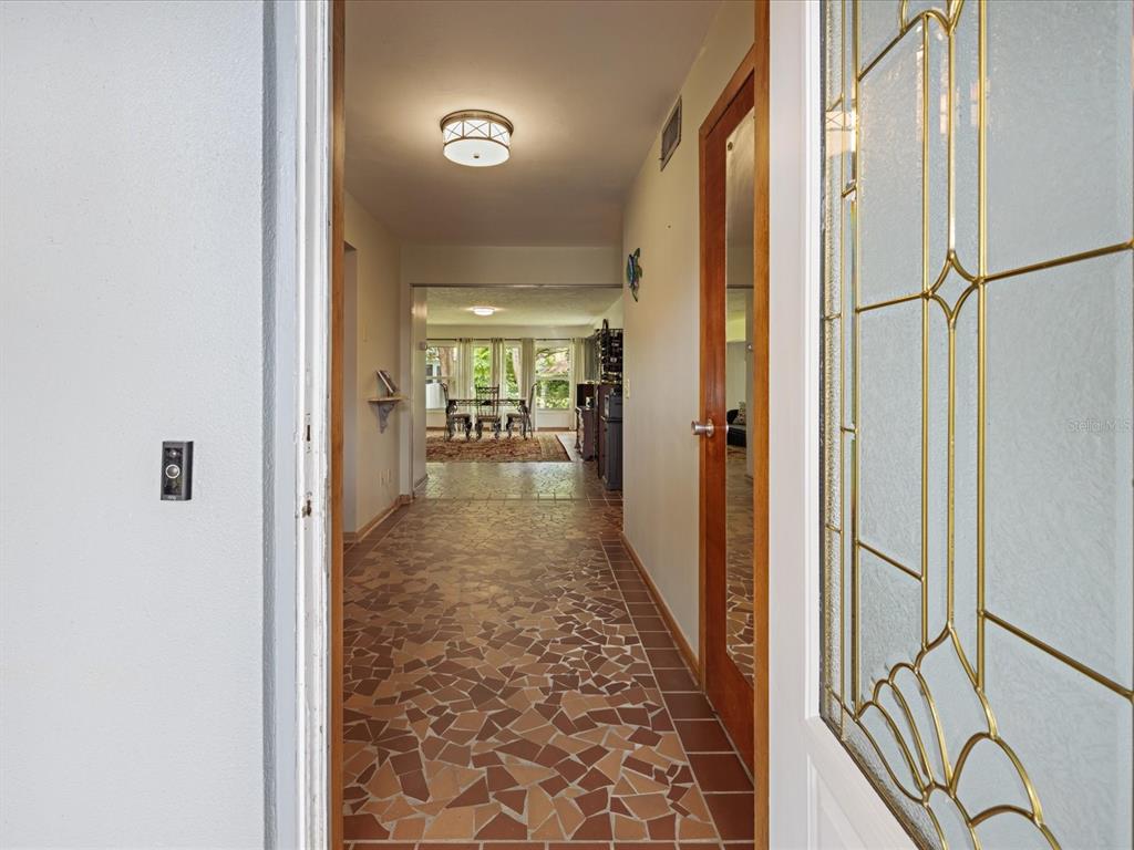 2100 MCKINLEY STREET, CLEARWATER, FL — photo 4 of 30