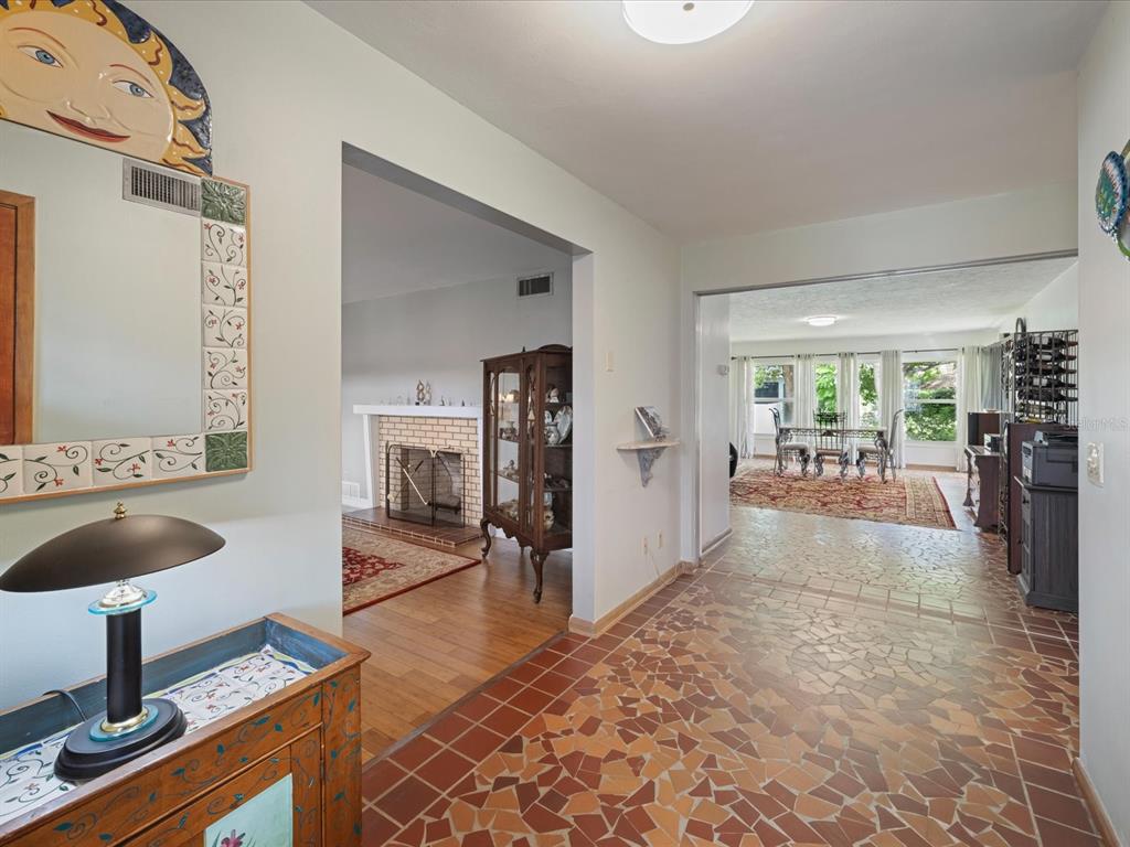 2100 MCKINLEY STREET, CLEARWATER, FL — photo 5 of 30