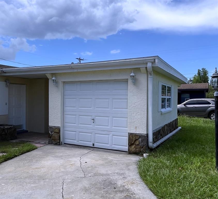 5682 63RD LANE N, ST PETERSBURG, FL — photo 4 of 24
