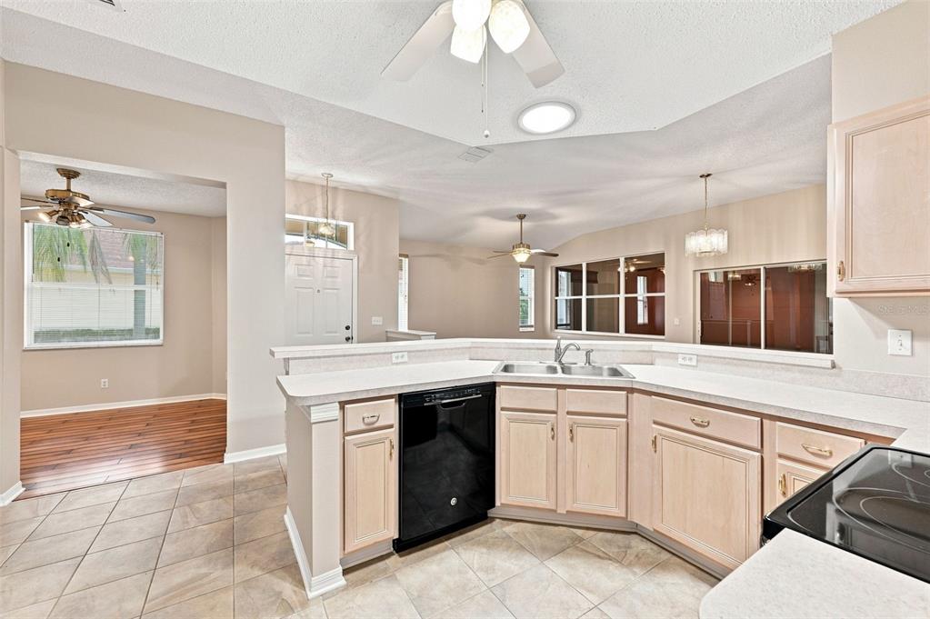 1014 RADISON AVENUE UNIT 11, SUN CITY CENTER, FL — photo 5 of 30