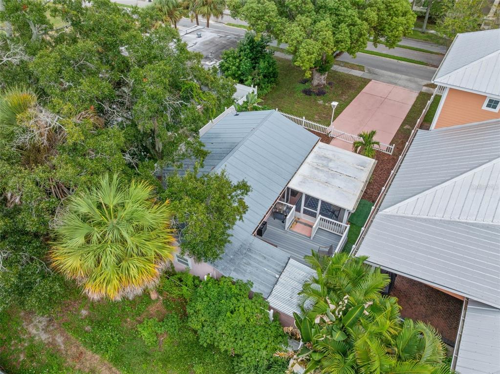 123 N SAFFORD AVENUE, TARPON SPRINGS, FL — photo 3 of 30