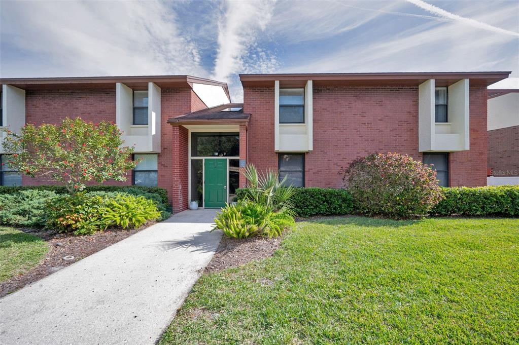 208 CARYL WAY