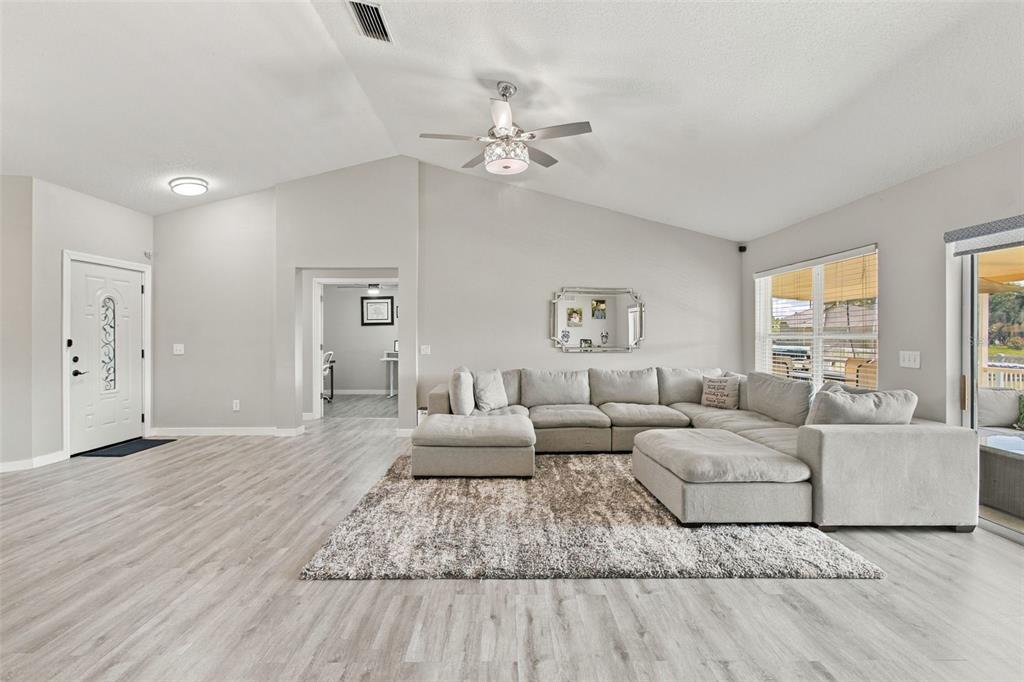 11415 WALDEN LOOP, PARRISH, FL — photo 5 of 30