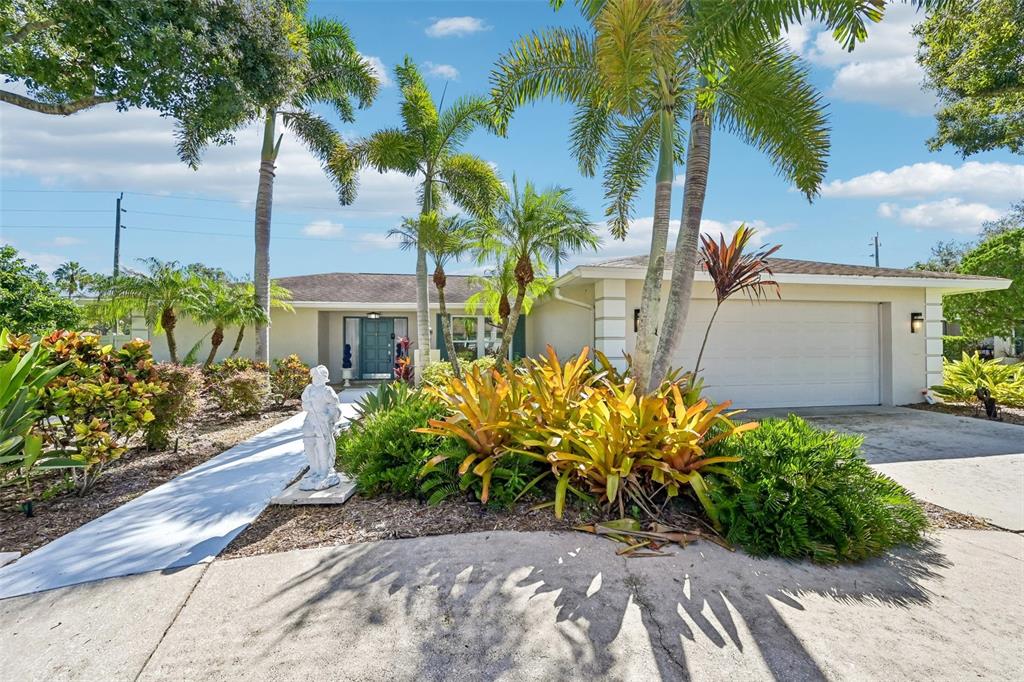 8111 TIMBER LAKE LANE, SARASOTA, FL — photo 2 of 30