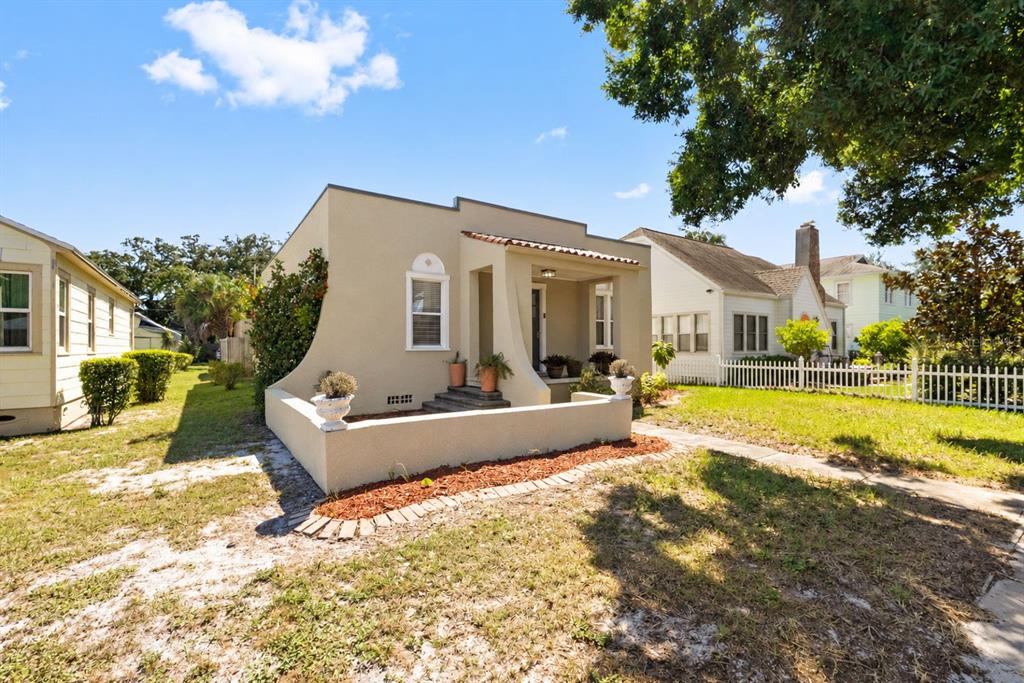 2842 DARTMOUTH AVENUE N, ST PETERSBURG, FL — photo 3 of 49