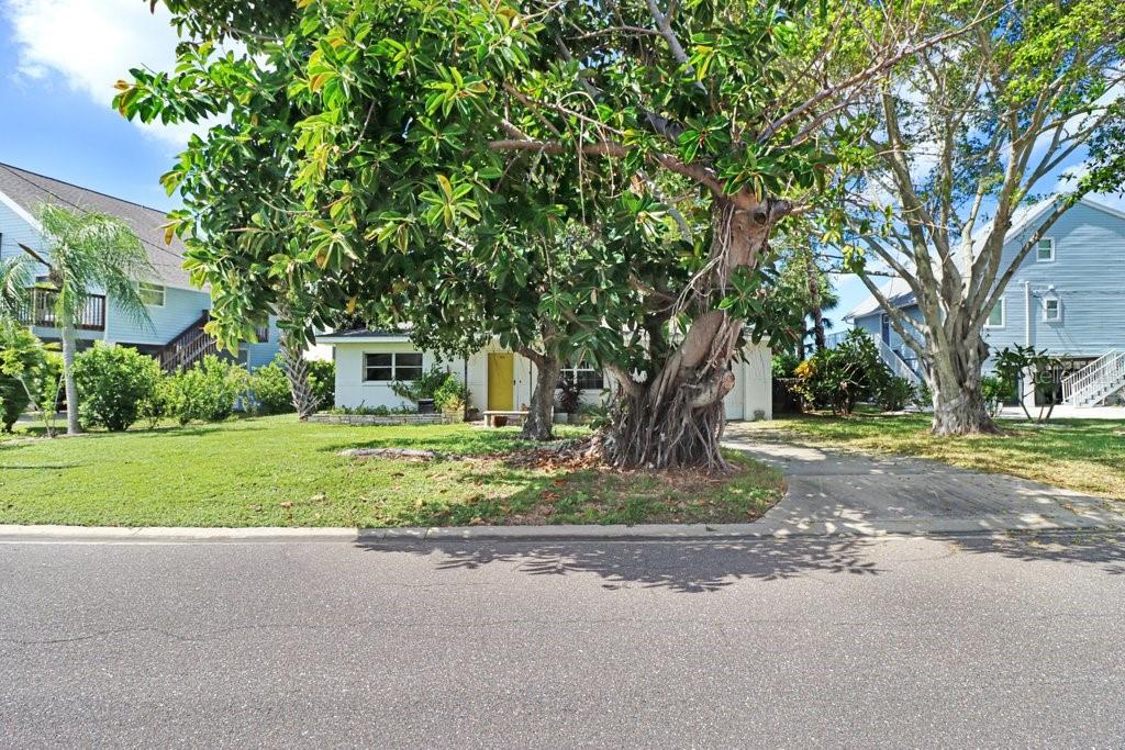 388 12TH AVENUE, INDIAN ROCKS BEACH, FL — photo 2 of 30