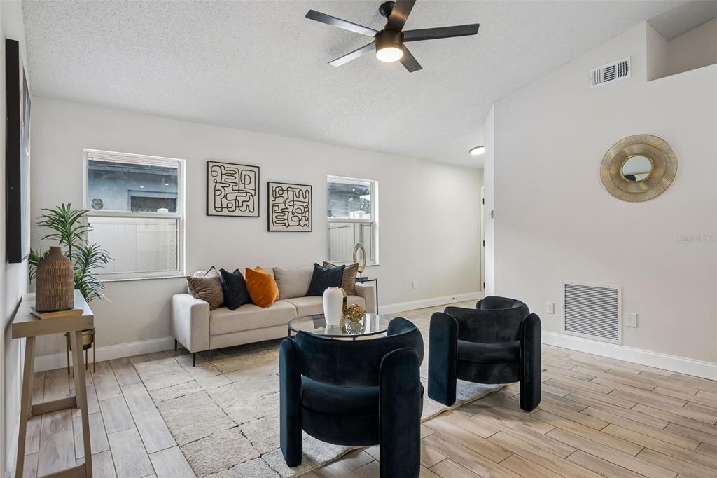 1320 OAK GROVE COURT, KISSIMMEE, FL — photo 4 of 22