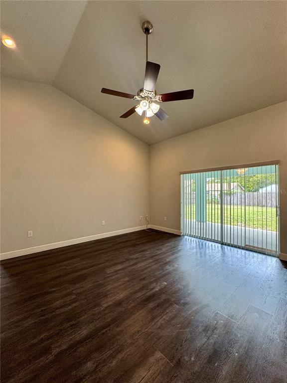 535 HOLLOWAY SHORES DRIVE, LAKELAND, FL — photo 2 of 23