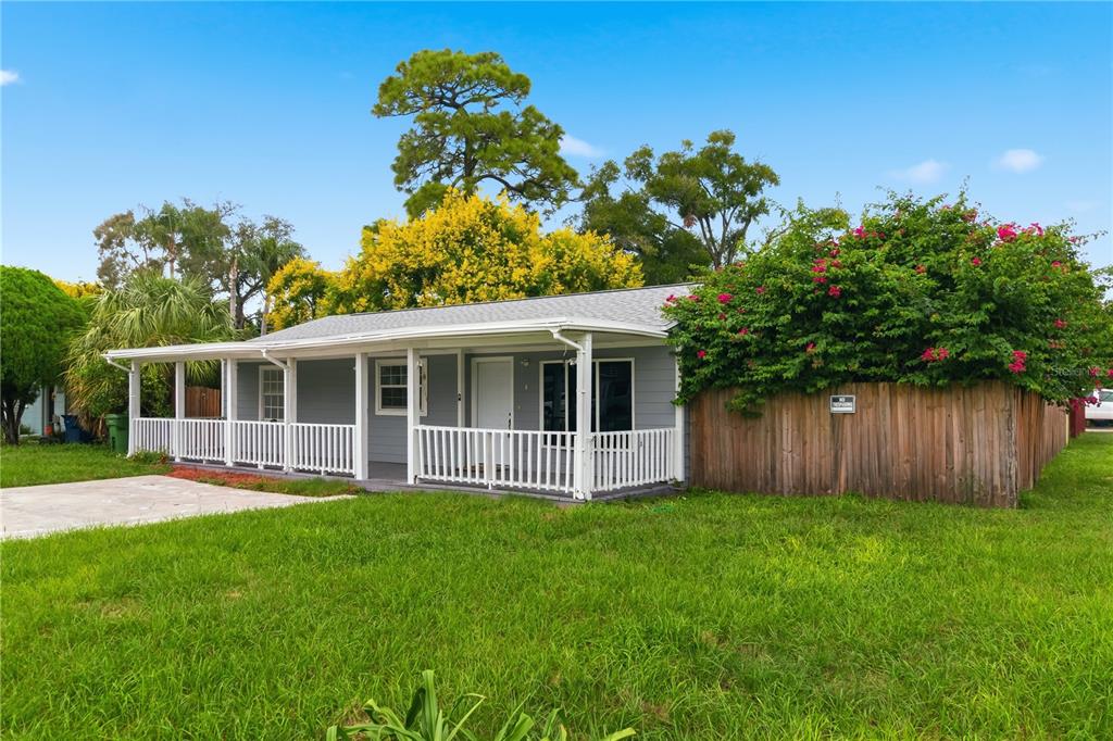 320 E ALTHEA AVENUE, TAMPA, FL — photo 3 of 30