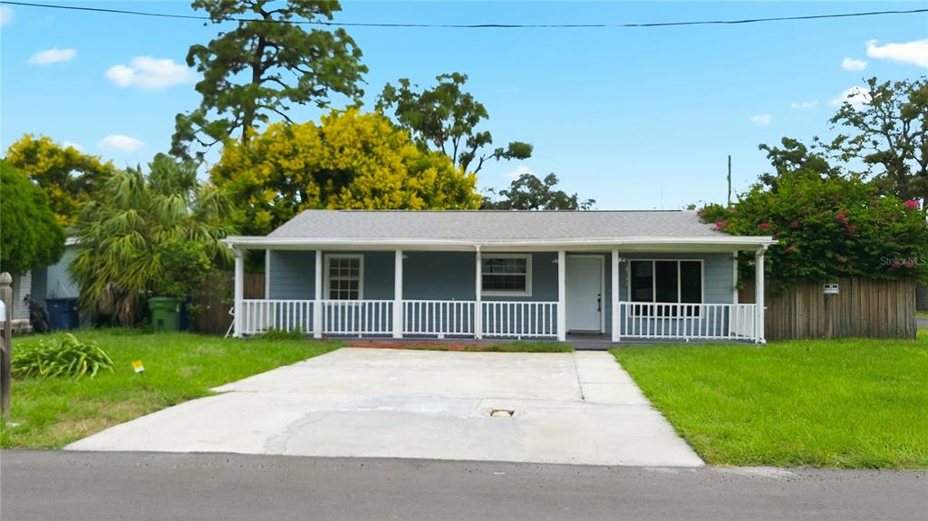 320 E ALTHEA AVENUE, TAMPA, FL — photo 4 of 30
