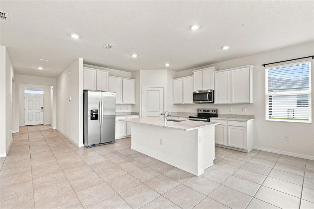 8552 PINECREST TRAIL, WILDWOOD, FL — photo 5 of 30