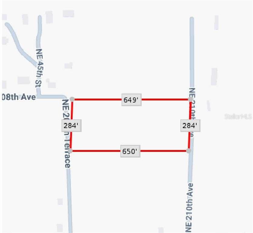 This is a map showing the dimensions of a rectangular property lot — NE 210TH AVENUE, WILLISTON, FL