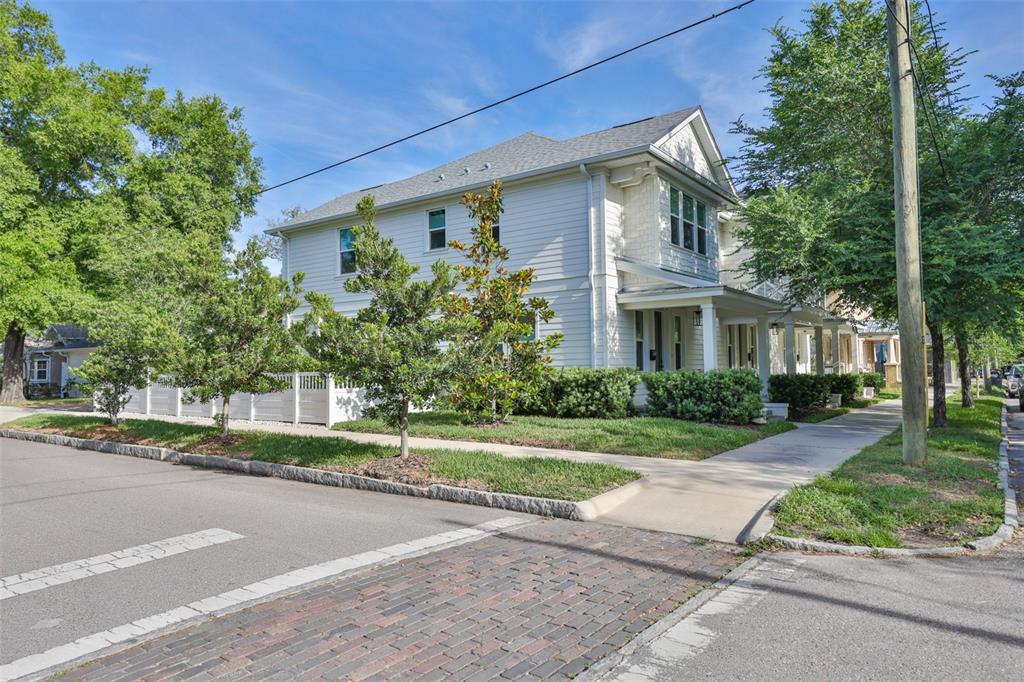 2204 N CENTRAL AVENUE UNIT 1