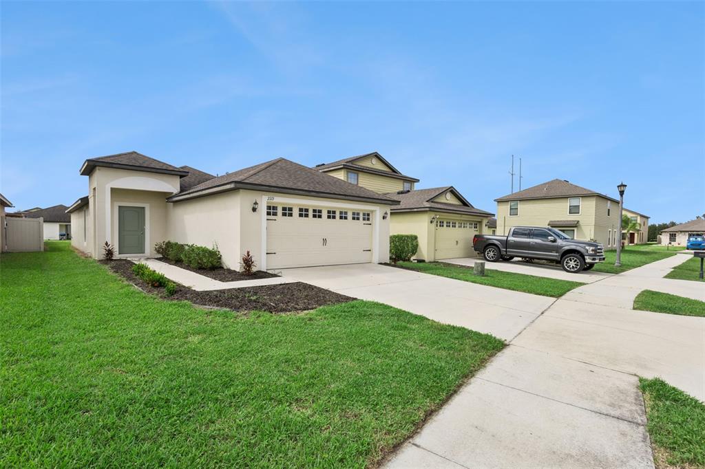2119 PEYTO WAY, LAKELAND, FL — photo 4 of 38
