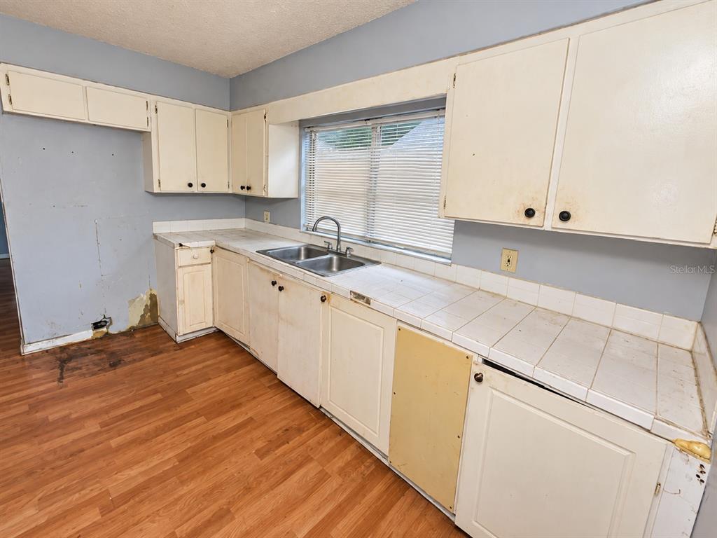2811 MORGAN STREET, TAMPA, FL — photo 3 of 10