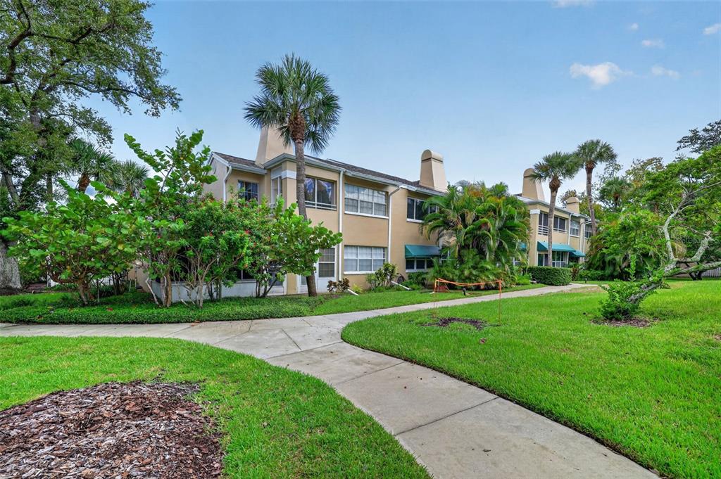 8352 MEADOWBROOK DRIVE UNIT 10, SEMINOLE, FL — photo 2 of 30