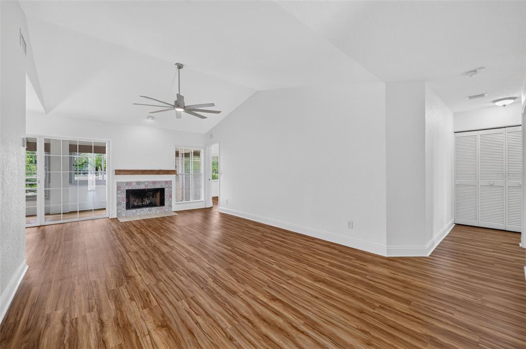 8352 MEADOWBROOK DRIVE UNIT 10, SEMINOLE, FL — photo 5 of 30