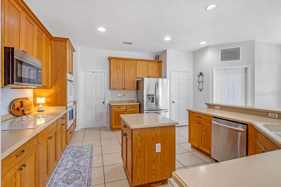 3481 FOREST RIDGE LANE, KISSIMMEE, FL — photo 4 of 24
