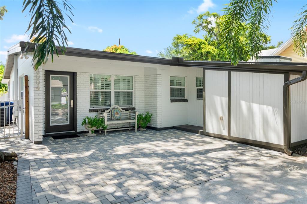 3004 W BAY VILLA AVENUE