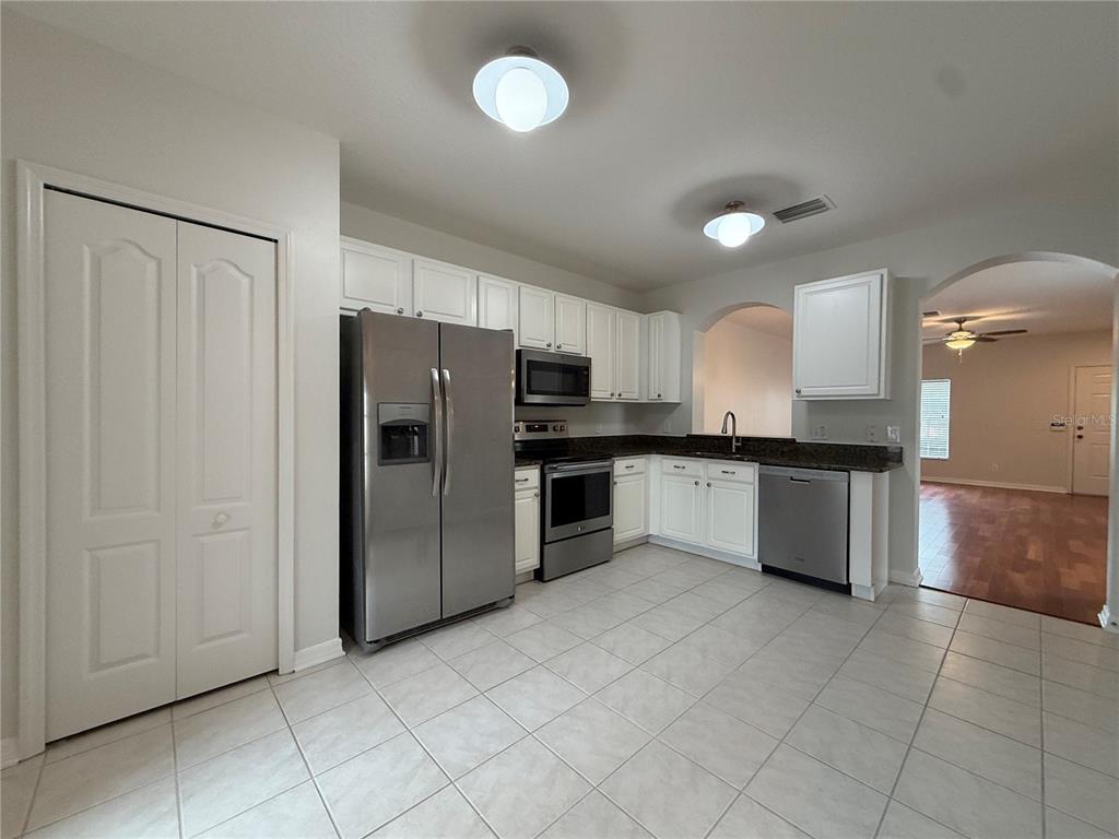16315 SWAN VIEW CIRCLE, ODESSA, FL — photo 2 of 18