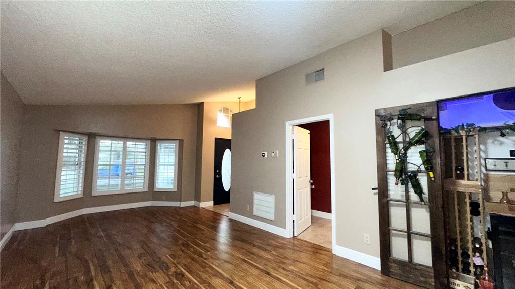 8636 FORT JEFFERSON BOULEVARD, ORLANDO, FL — photo 5 of 40
