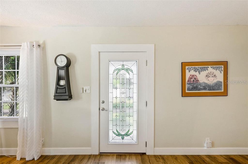 1002 W INDIANA AVENUE, TAMPA, FL — photo 3 of 30