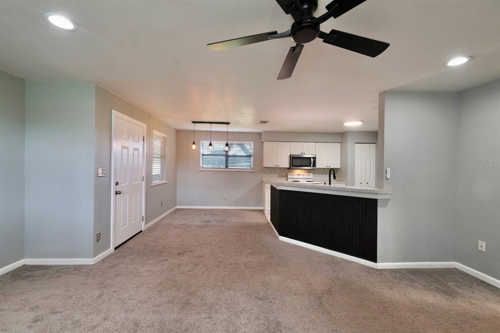 10210 DAVIS ROAD, TAMPA, FL — photo 5 of 30