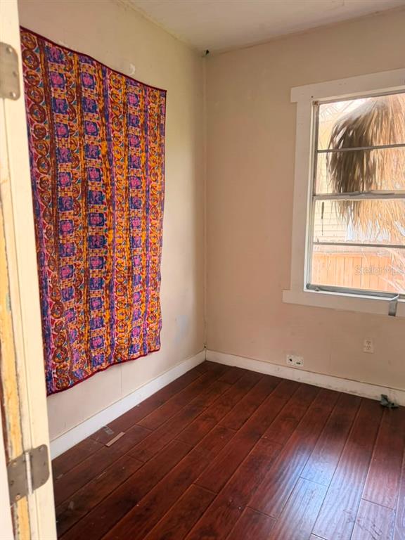 2323 W CHESTNUT STREET, TAMPA, FL — photo 2 of 5
