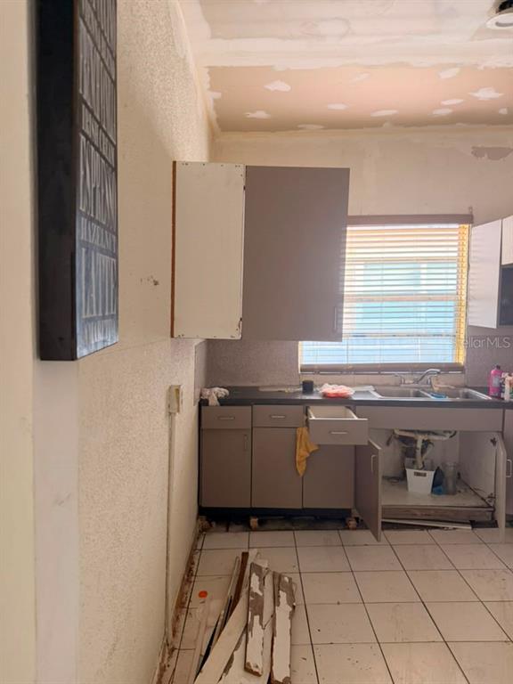 2323 W CHESTNUT STREET, TAMPA, FL — photo 5 of 5