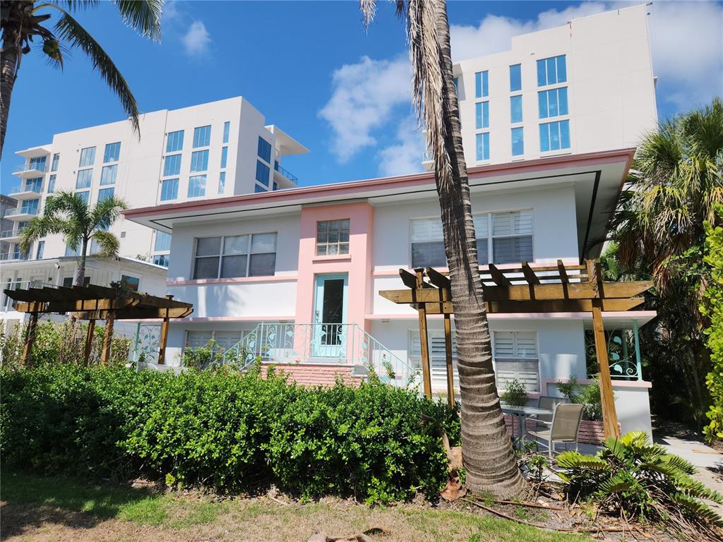 565 GOLDEN GATE POINT UNIT 1
