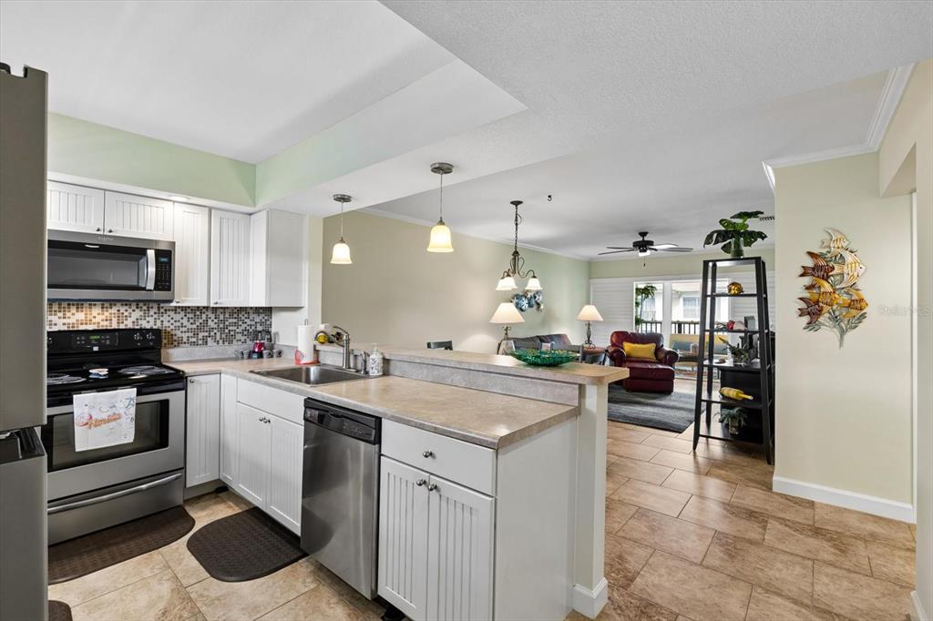 10190 IMPERIAL POINT DRIVE W UNIT 24, LARGO, FL — photo 4 of 58