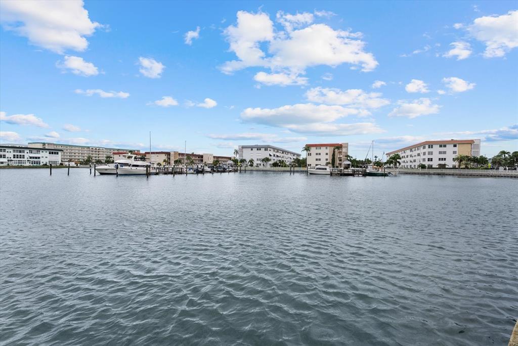 5925 SHORE BOULEVARD S UNIT 105, GULFPORT, FL — photo 4 of 27