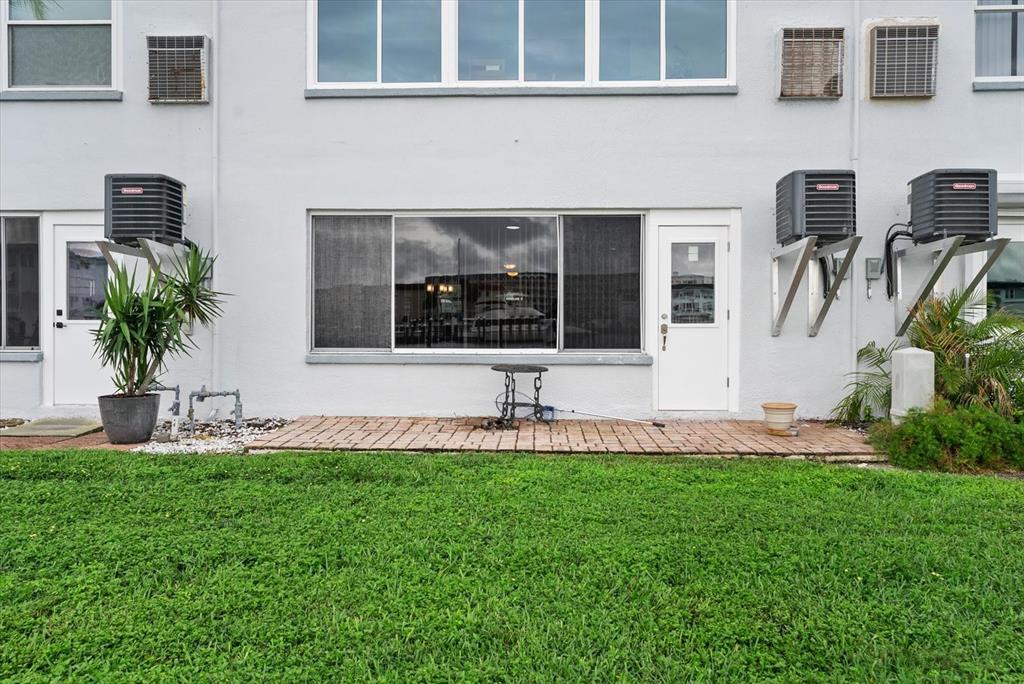 5925 SHORE BOULEVARD S UNIT 105, GULFPORT, FL — photo 5 of 27