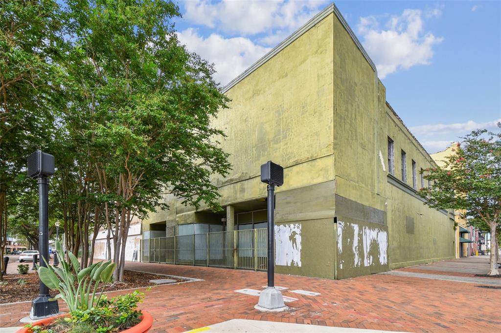 1001 N FRANKLIN STREET