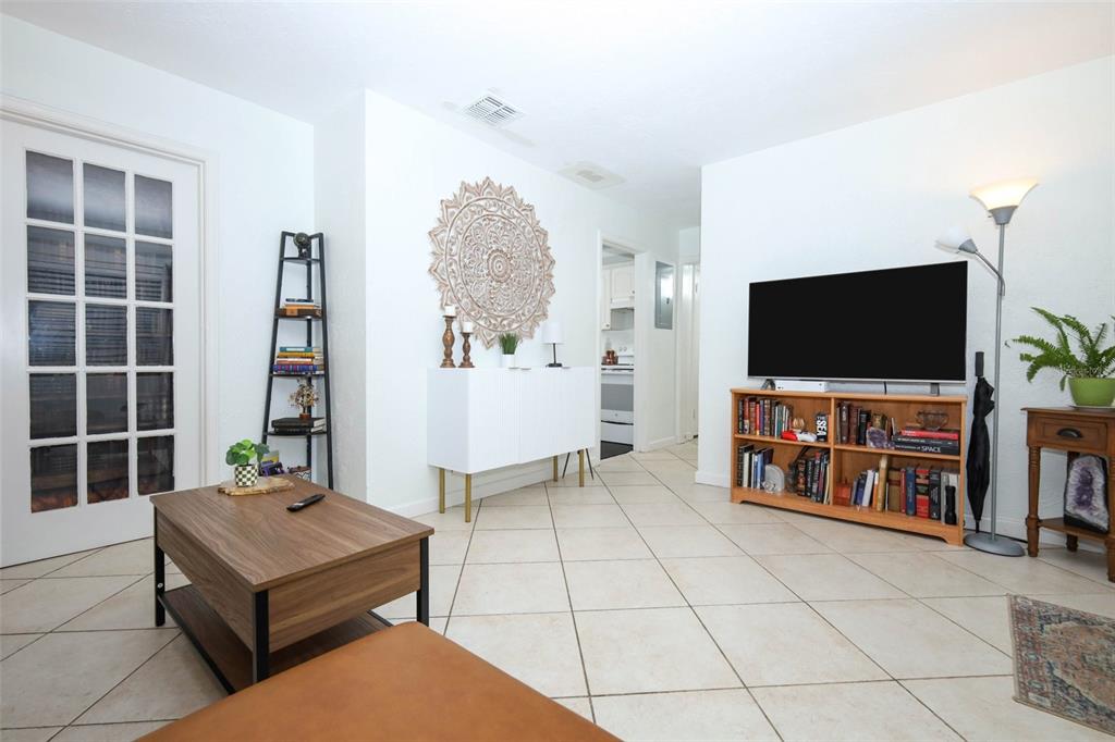 410 E CRYSTAL LAKE STREET, ORLANDO, FL — photo 5 of 14